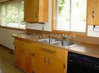 14081 Goodall Rd, Lake Oswego, OR 97034