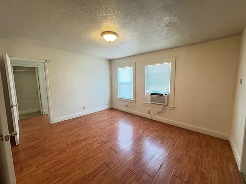 1315 E St Photo 1