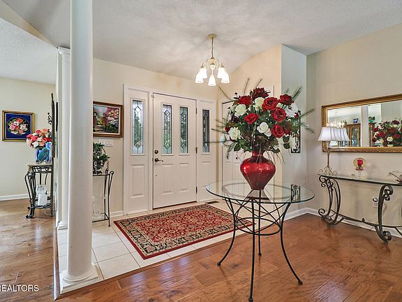 4th image of 109 Huntington Dr