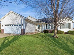 1260 Sunrise Dr, Ely, IA