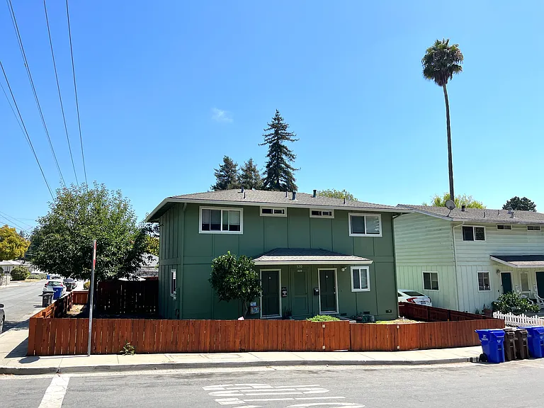320 Berry St #A — Photo 1