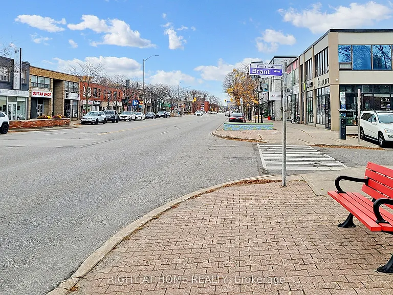 255 Lakeshore Rd E #A — Photo 39