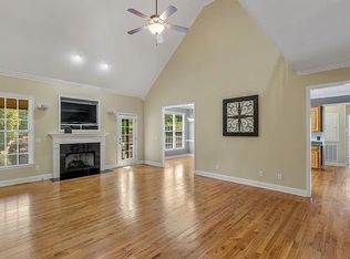 15 S Silver View Ln, Greer, SC 29651