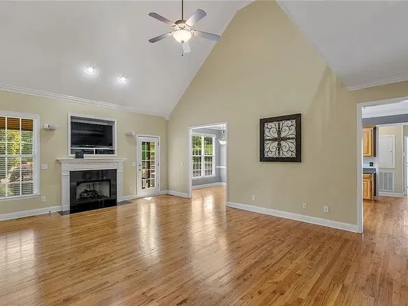 15 S Silver View Ln, Greer, SC 29651
