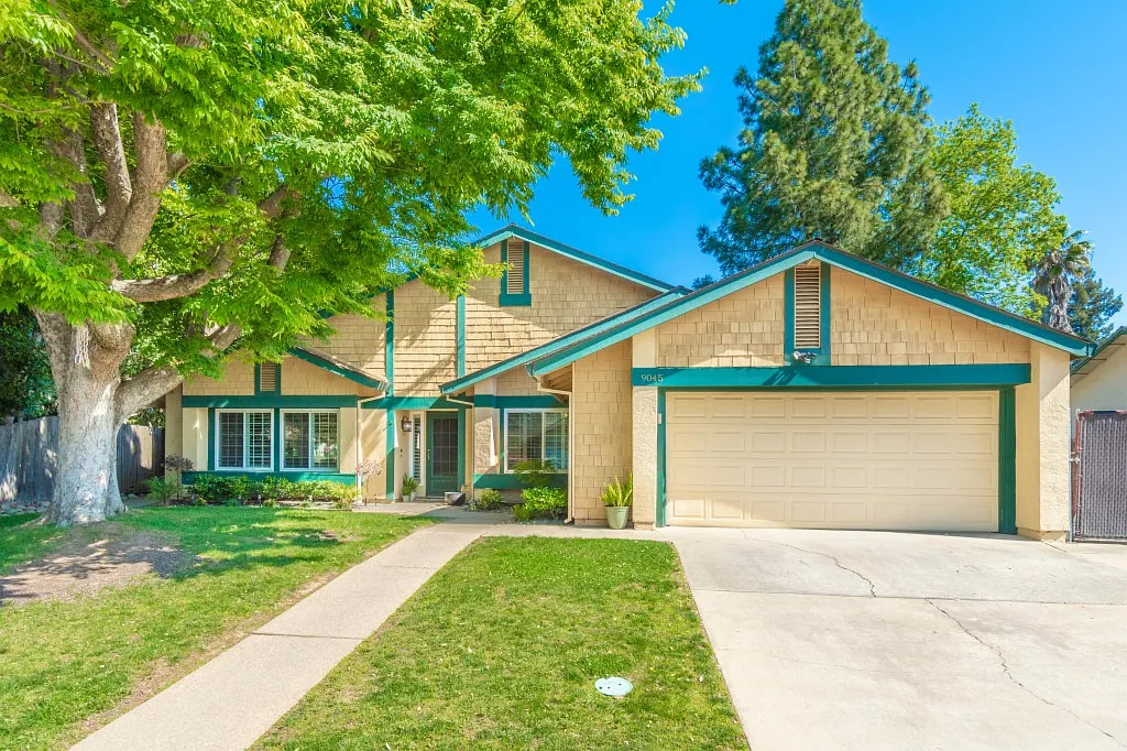 9045 Meadowdale Way photo 1