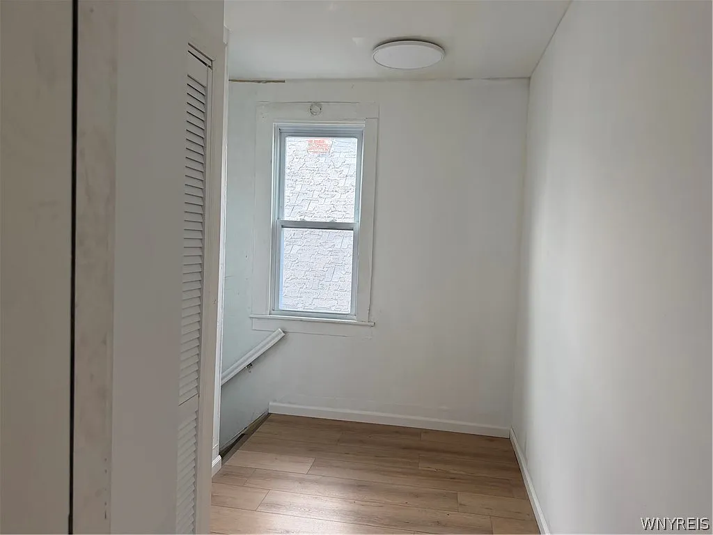2 bed, 1.0 bath, 1240 sqft, $1,300 — Photo 4