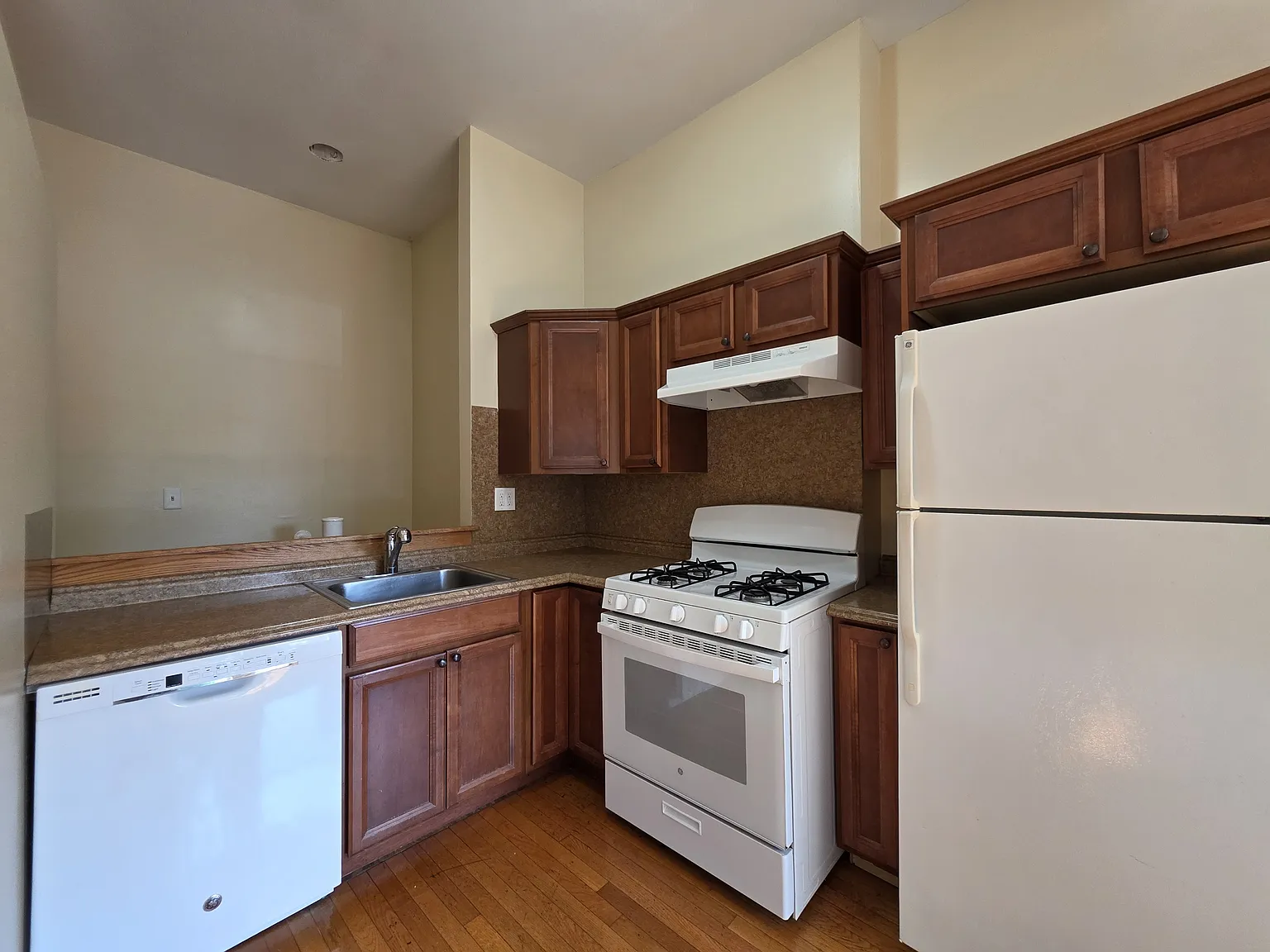 1 bed, 1.5 bath, 800 sqft, $1,825 — Photo 3