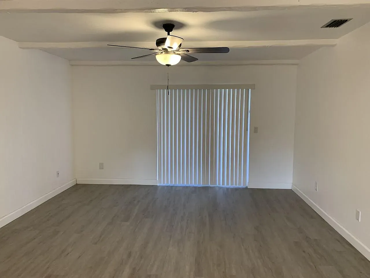 2 bed, 967 sqft, $1,475 — Photo 3