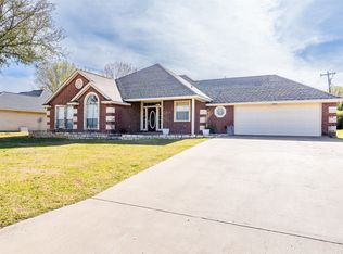 1466 Oakwood Dr, Stephenville, TX 76401