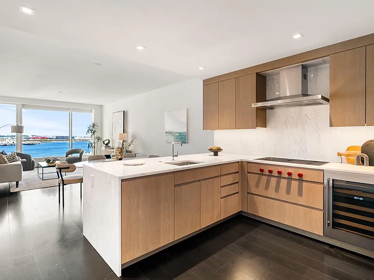 150 Seaport Blvd #C — Photo 10