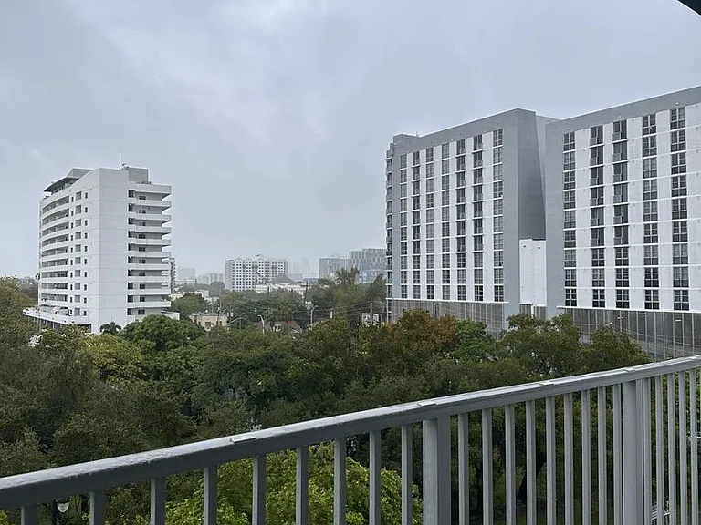 Vista del Rio Apartments — Photo 40