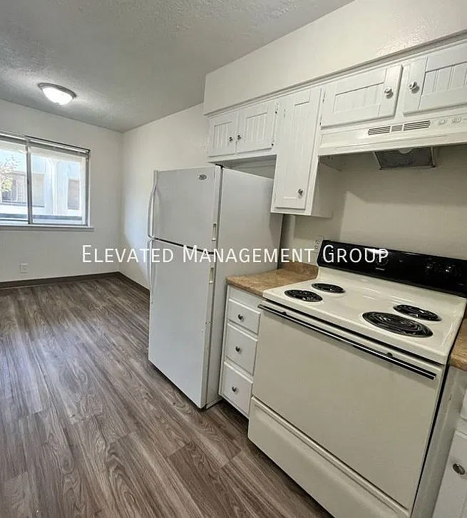 Marble Ave Apartments — Photo 2