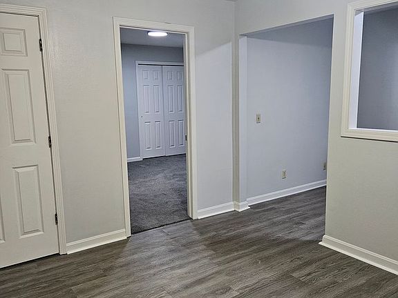 4th image of 10419 Hidden Valley Ln E