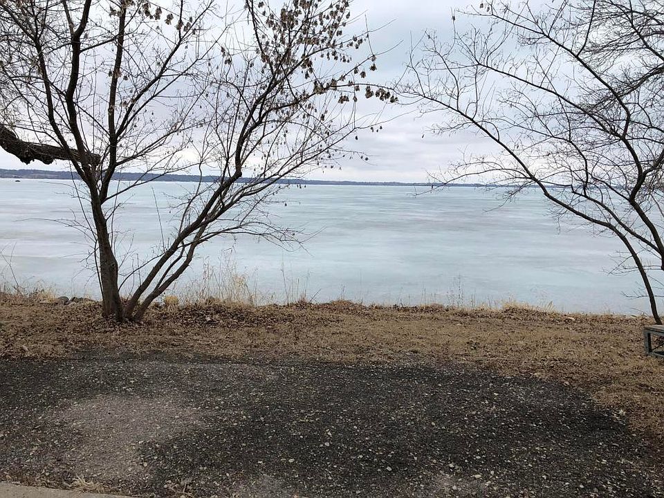 1st image of 23212 N Lakeshore Dr