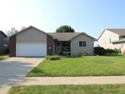 1933 E 63rd St, Sioux Falls, SD, 57108