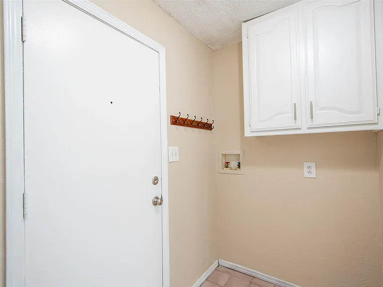 422 Woodhollow Dr — Photo 23