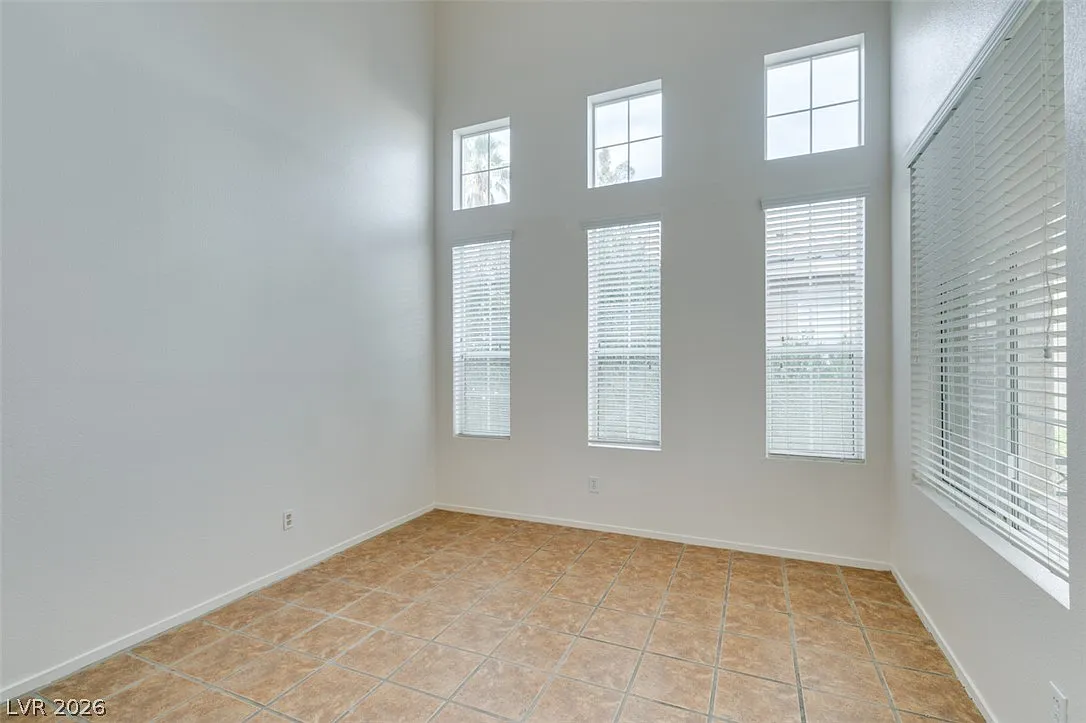 4 bed, 2.5 bath, 1708 sqft, $2,235 — Photo 4