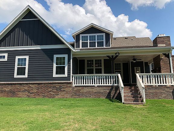 3rd image of 805 Chancery Ln