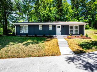 185 Henderson Ln, Jacksboro, TN 37757