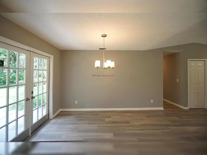 6005 Christy Ln — Photo 10