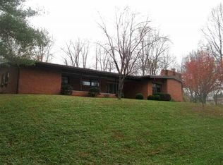 2 Rowley Hts, Huntington, WV 25705