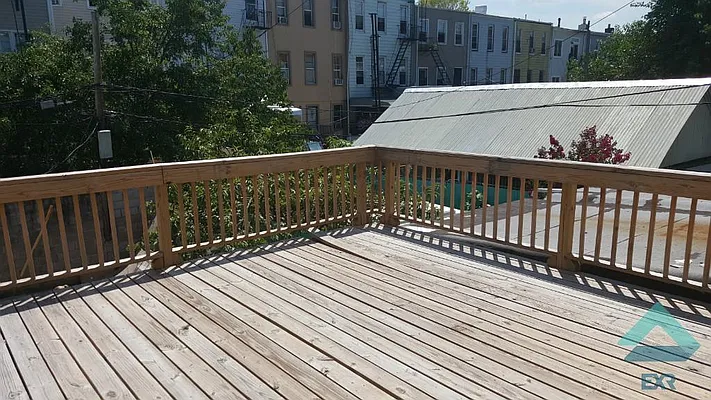 Rented by EXR | media 19