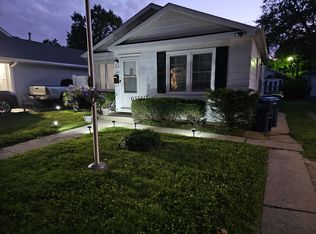 (Undisclosed Address), Waukegan, IL 60085