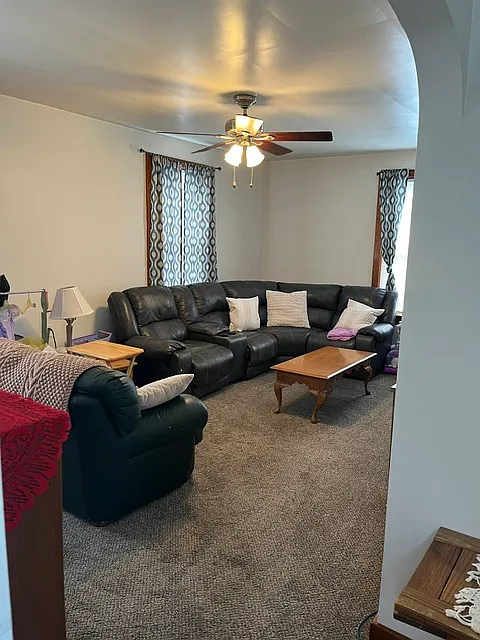2 bed, 1000 sqft, $1,200 — Photo 2