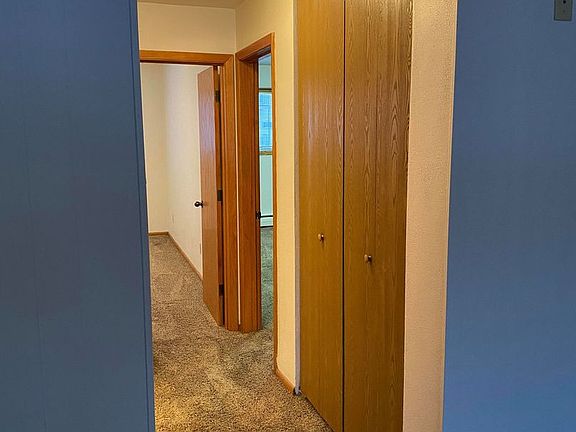 3rd image of 924 24th Ave S APT 4