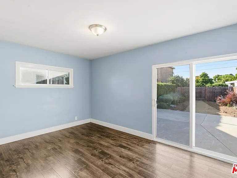 14141 Gault St — Photo 18