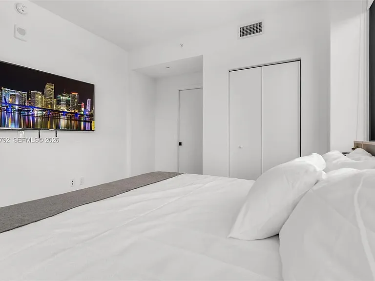 225 N Miami Ave #301 — Photo 20