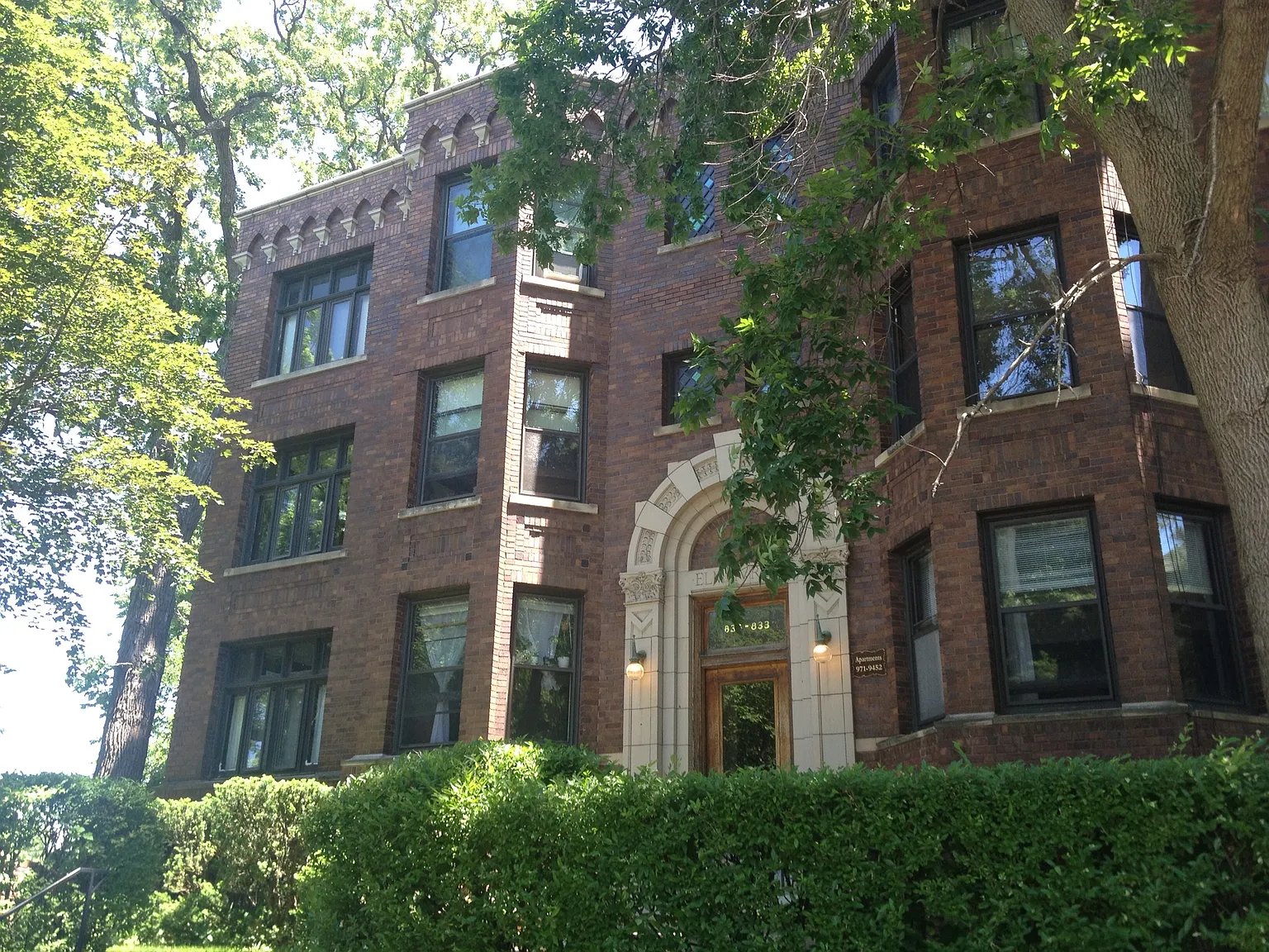 1 bed, $895 — Photo 2