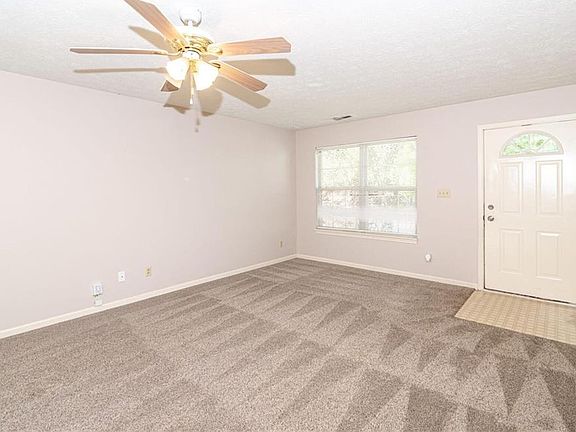 3rd image of 809 Ashton Park Dr