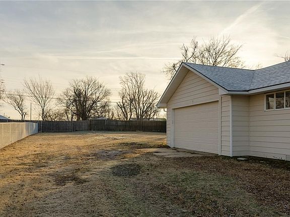 Another view of the side of the home and towards the very deep back yard.