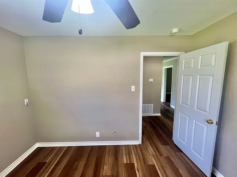 117 E Hoyt Dr — Photo 18