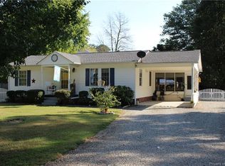 401 Sanders Landing Rd, North, VA 23128