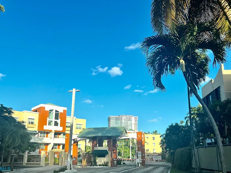 Arterial Bayside Cove #V-301 — Photo 6