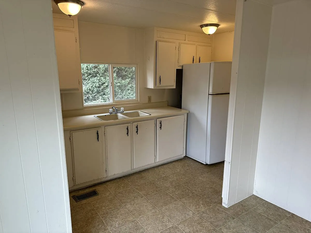 3 bed, 1250 sqft, $1,500 — Photo 1