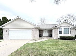 300 Carriage Way, Davison, MI 48423