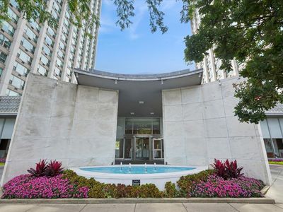 (Undisclosed Address), Chicago, IL, 60613