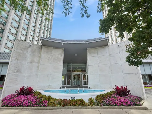 (undisclosed Address), Chicago, IL 60613