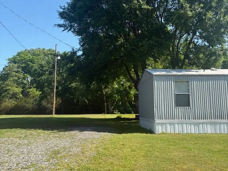 139 E Military Rd — Photo 25