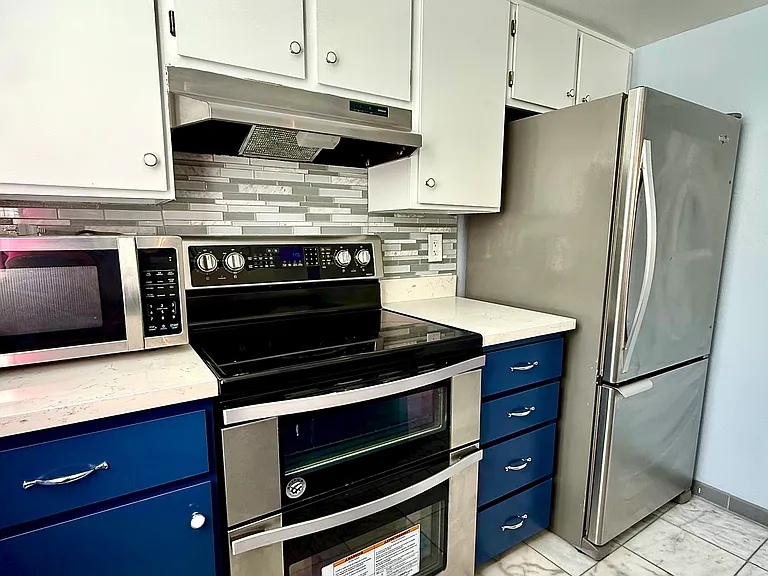 1515 E Union St #304 — Photo 8