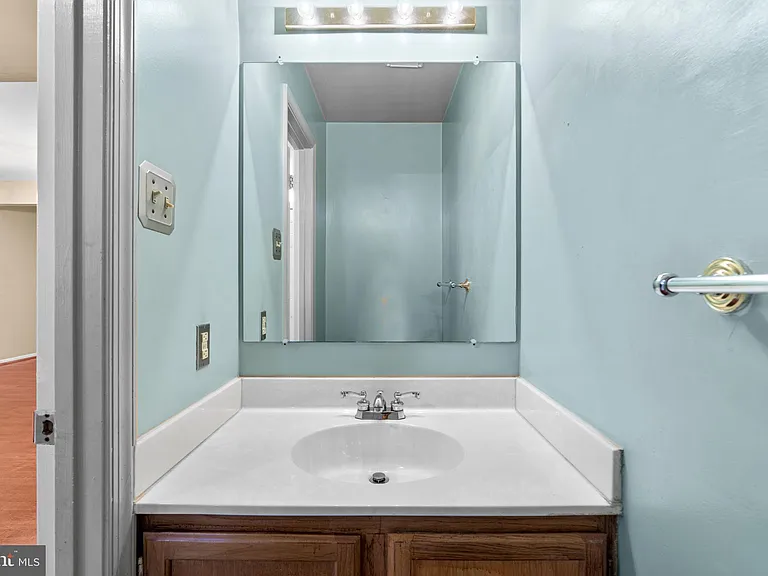 8871 Manahan Dr — Photo 10