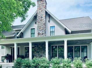 153 Maple St, Excelsior, MN 55331