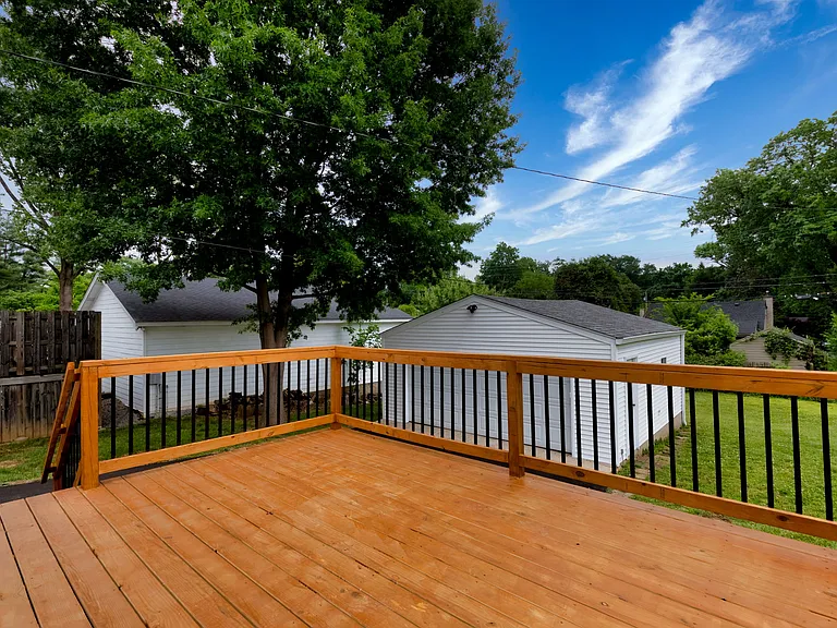 3908 Plymouth Rd — Photo 36