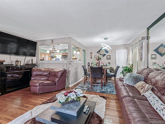3rd image of 601 Chautauqua Avenue