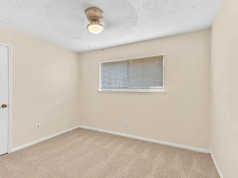 9603 Landry Blvd — Photo 4