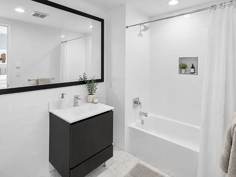 22-44 Jackson Ave #1018 — Photo 4