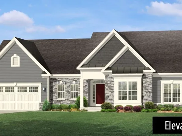 5381 Championship Dr #34, Linden, MI 48451